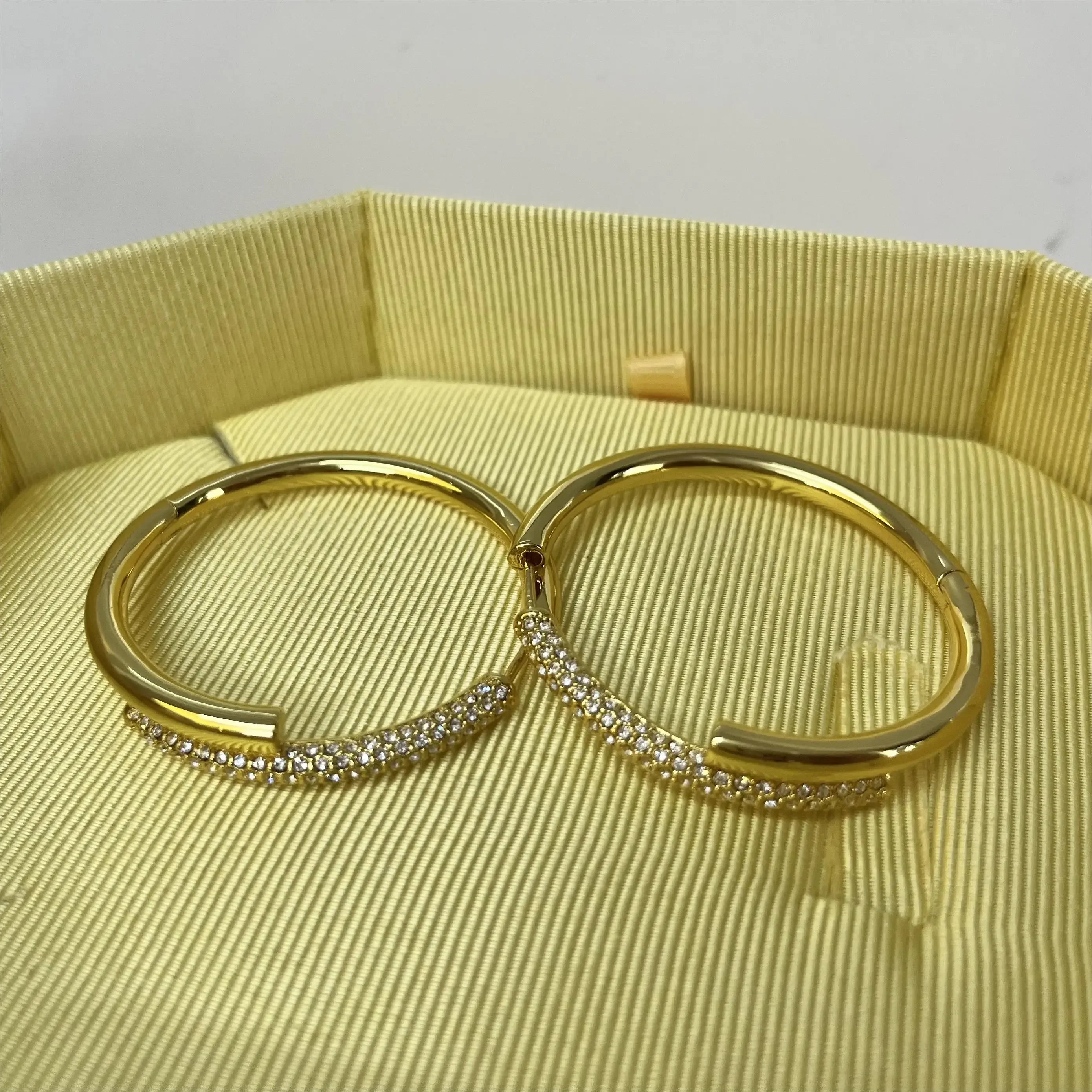 Luxury Crystal Jewelry Set – Elegant Charm Collection for Women