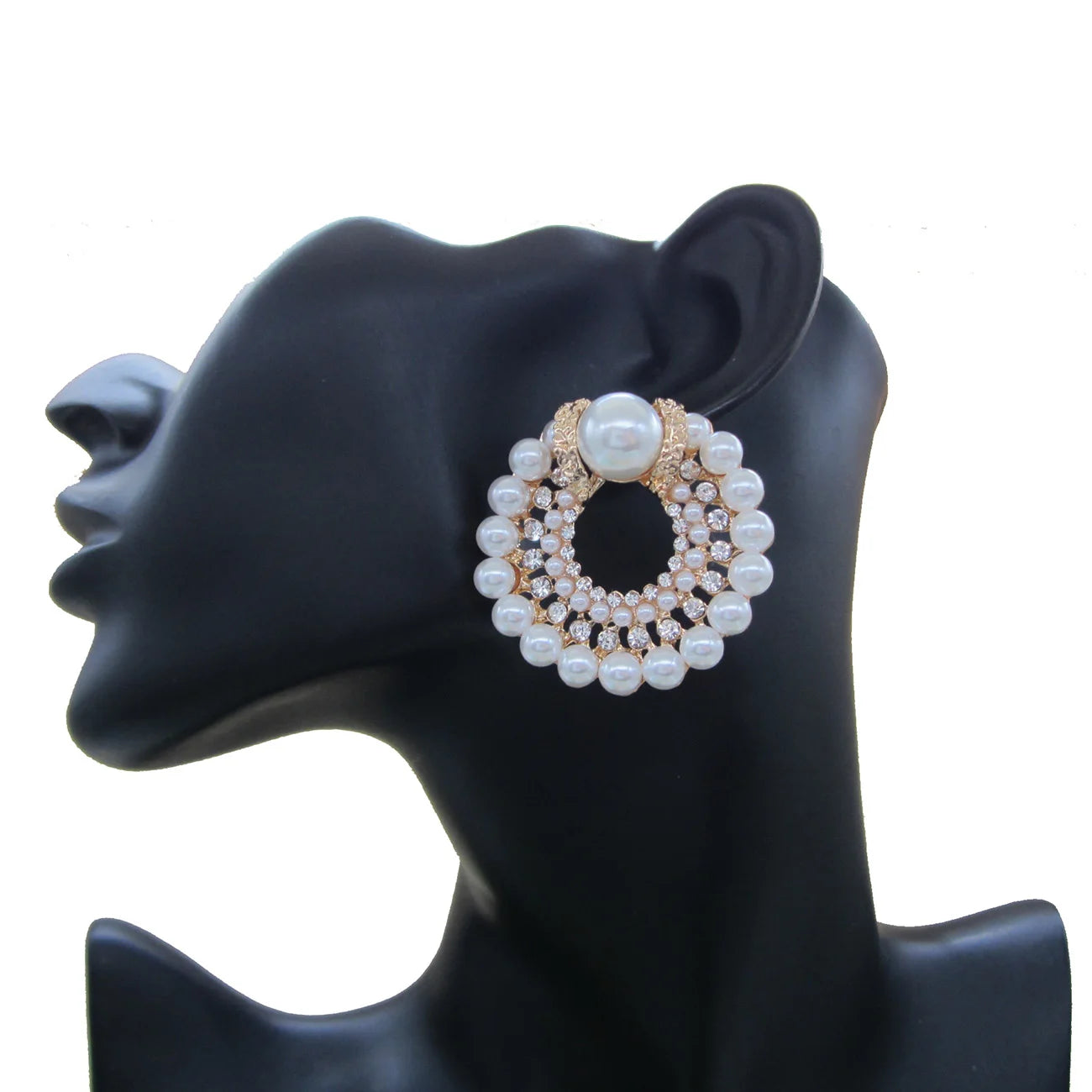 Boho Style Pearl Stud Earrings – Effortless Elegance with a Free-Spirited Touch