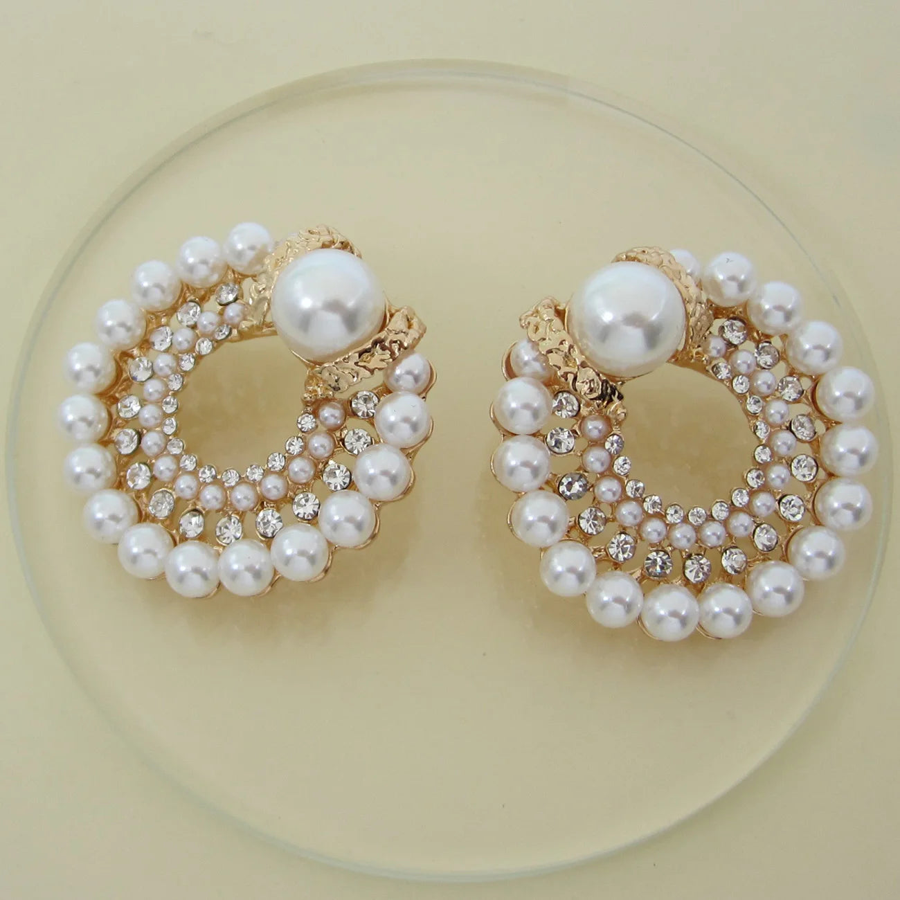 Boho Style Pearl Stud Earrings – Effortless Elegance with a Free-Spirited Touch